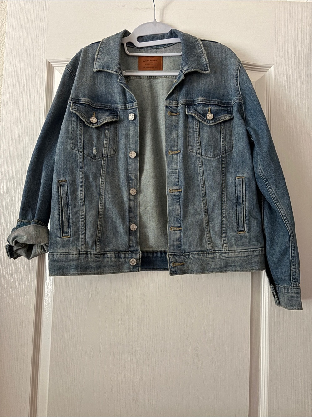 Lucky Brand Women’s Tomboy Trucker Denim Jacket Light Wash Leather Patch Size L